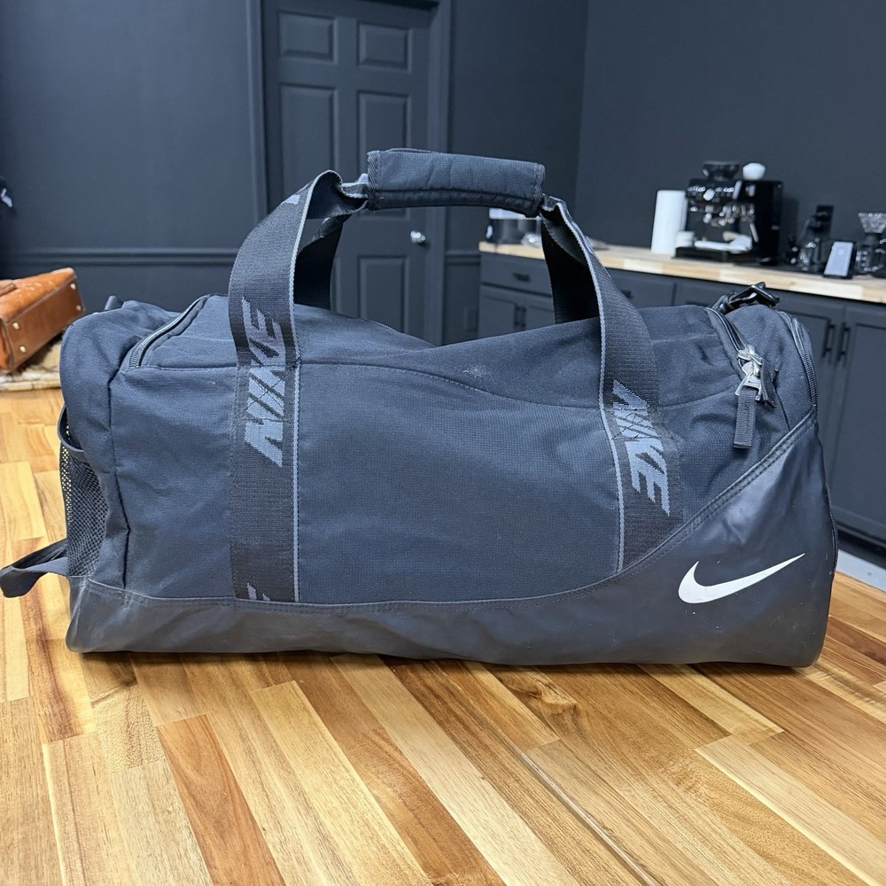 Vintage Y2k Nike Athletic Gym Black Duffle Bag